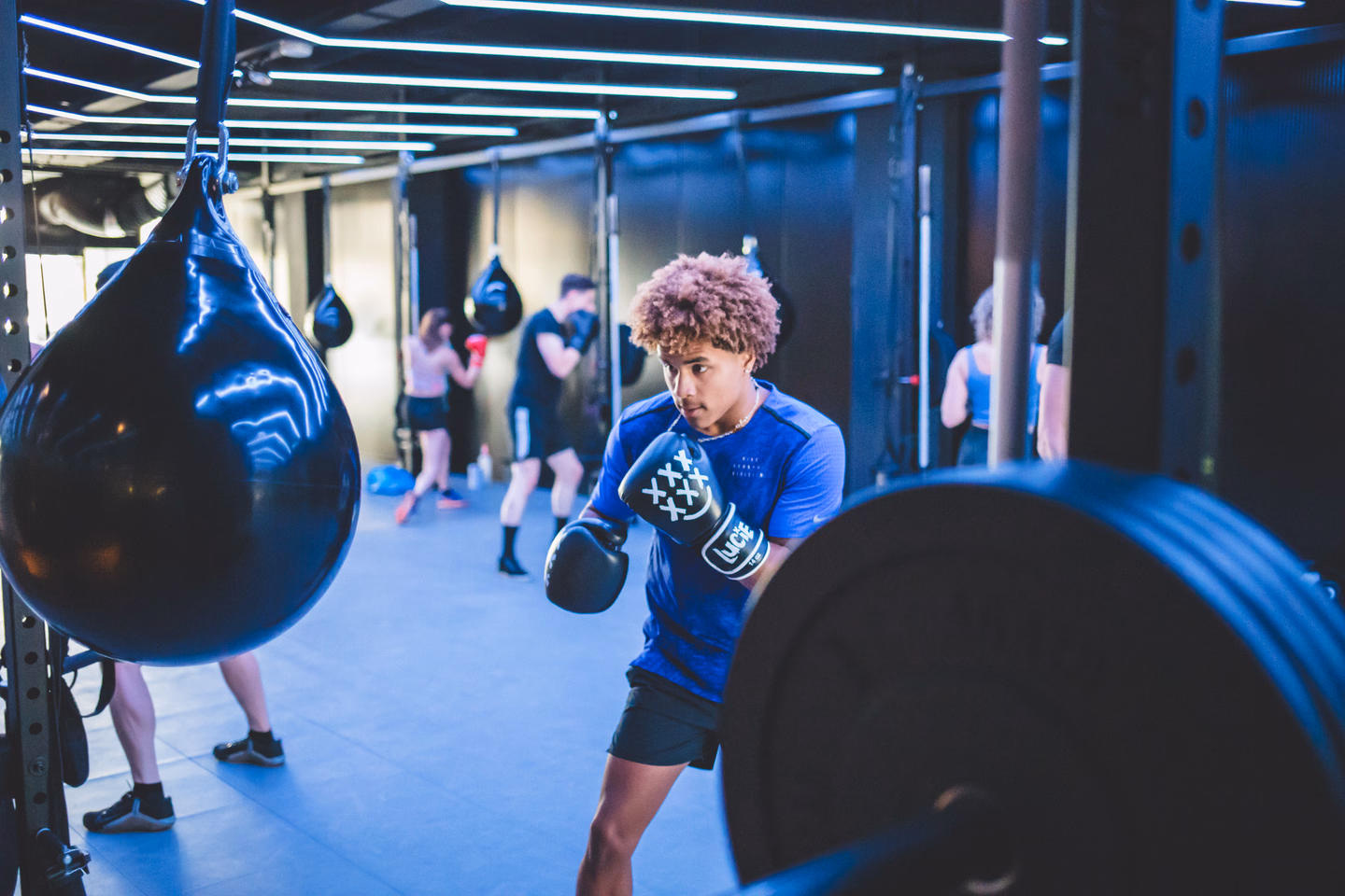 Energieke groepsles bij LUCIE met beats en club lights