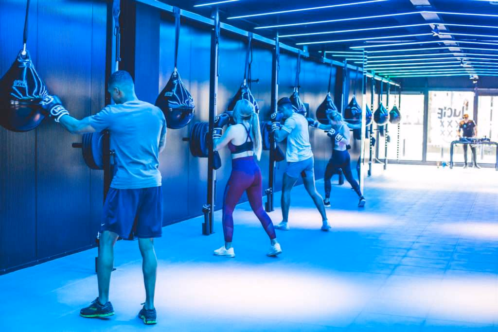 High Intensity Interval Training met boksen en aquabags bij LUCIE